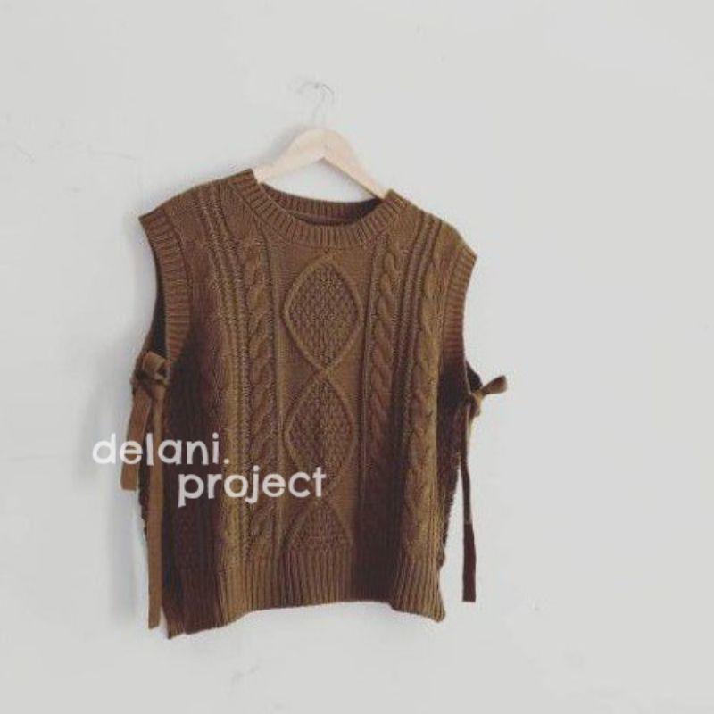 Slit Hera Vest Delani.project