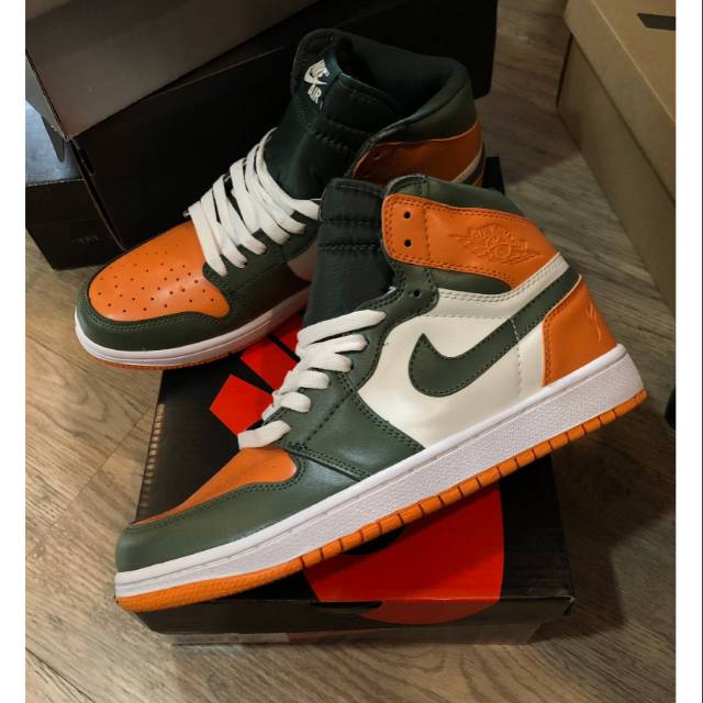 nike air jordan retro orange