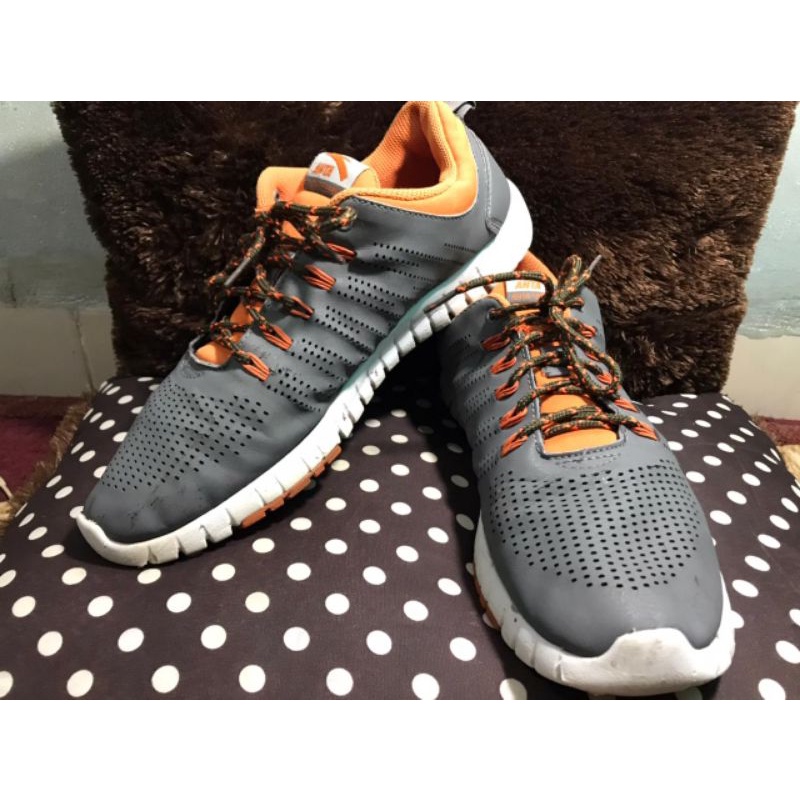 Sepatu Running Anta size 42