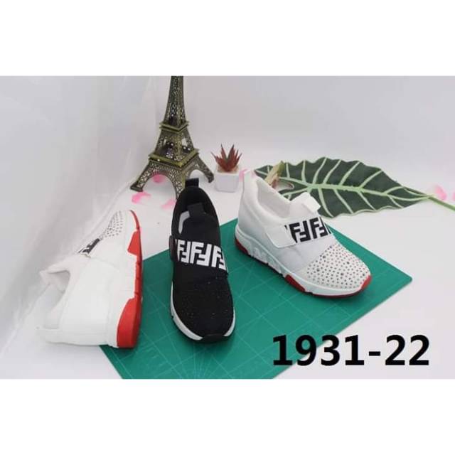 Sepatu wedges sofiya