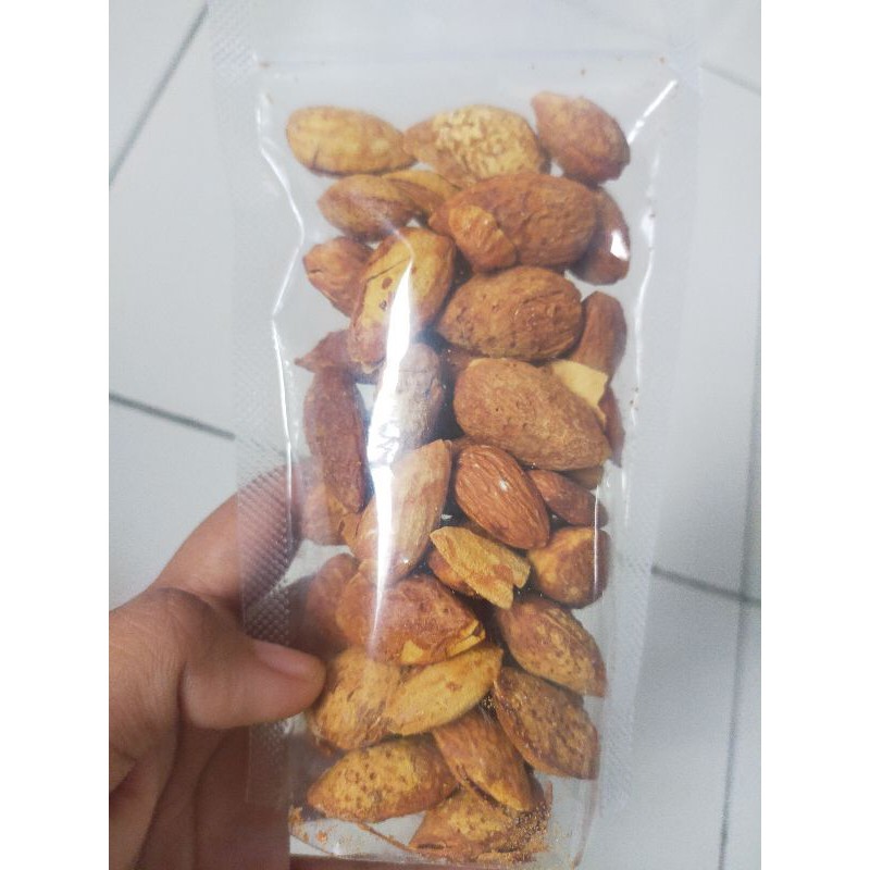 

Kacang Almond Panggang Kulit Susu Original