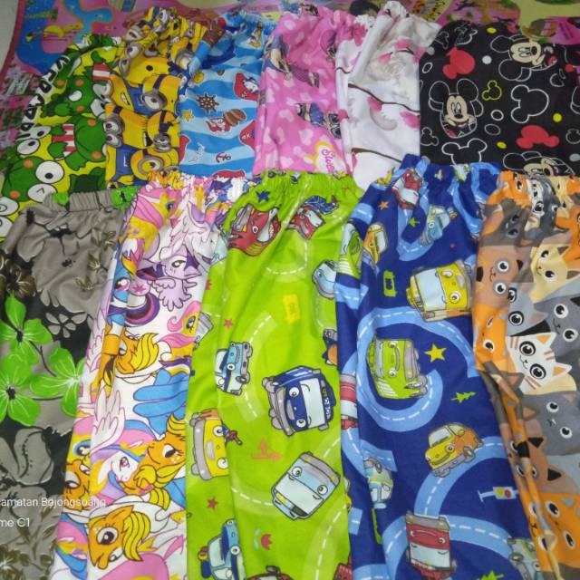 Celana anak pendek harian langsung dari konveksi