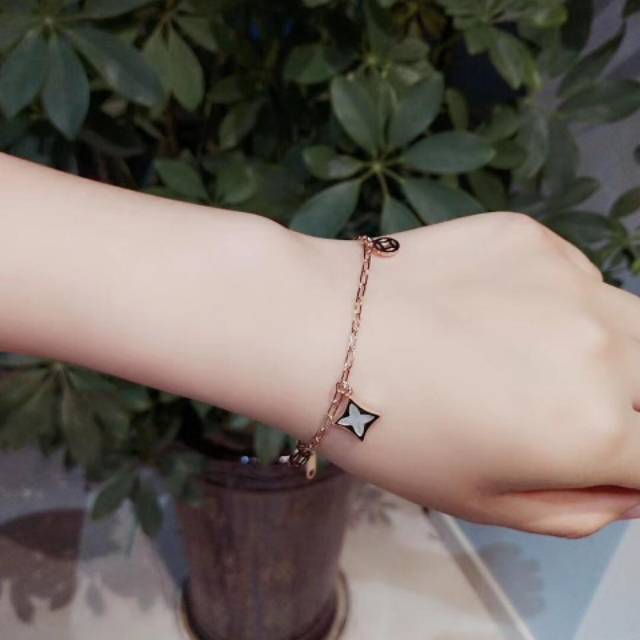 Gelang Tangan Lv / Gelang Tangan Titanium Anti Karat / Gelang Tangan Wanita / Gelang Tangan Cewek