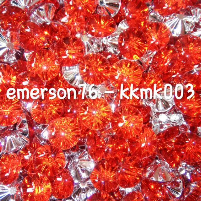 Kancing hias kristal "mata kucing"