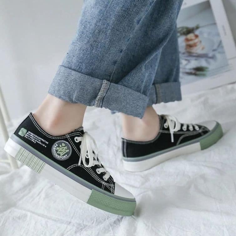 Sepatu Sneaker Wanita Import  / sneakers wanita korea import /sepatu sneakers wanita korea terbaru /