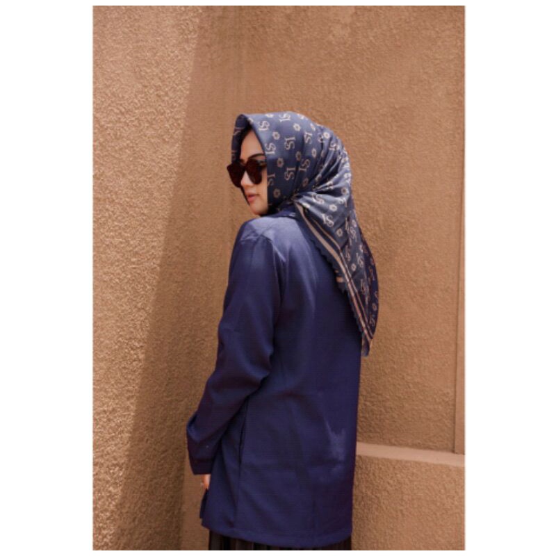 preloved lasabelle. sharjah. navy dan dubai hitam