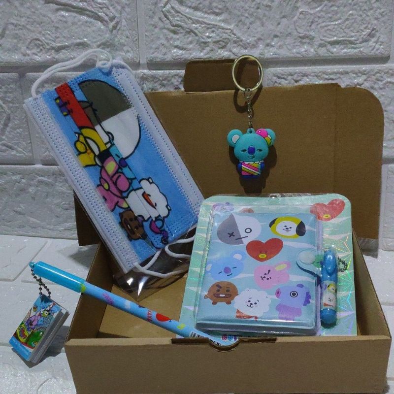 

HAMPERS KADO GIFT HADIAH BTS BT21 HARGA PROMOSI