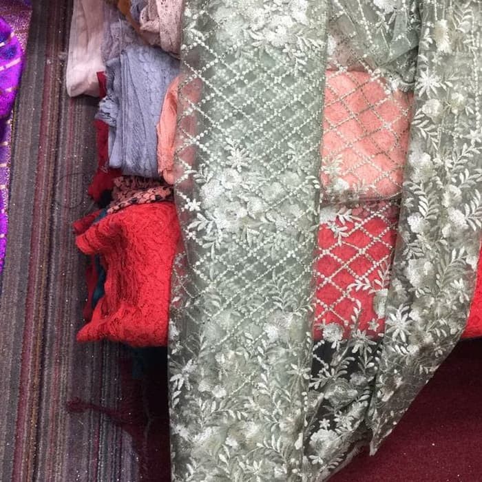 Tile Kotak Motif   Kain Tulle