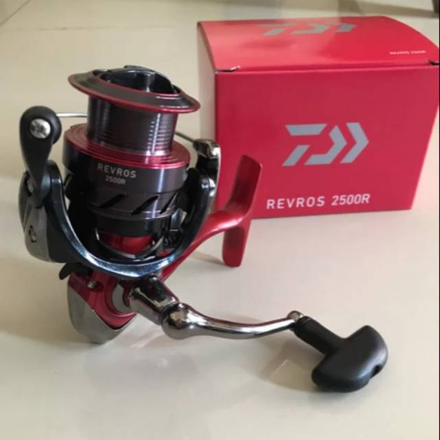 Reel Daiwa Revros 2500 R