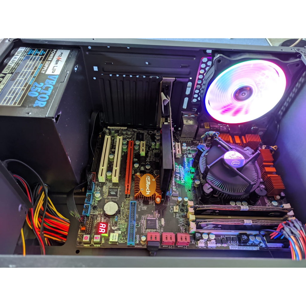 PC GAMING/DESAIN INTEL CORE I5 RAM 8GB HDD 500GB VGA 2GB CASE HITAM