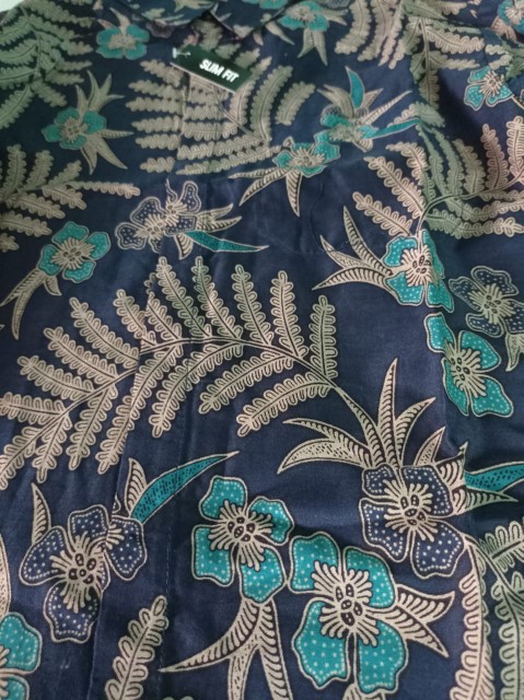 Kemeja Batik Slimfyt Khas Butik Pria Lengan Panjang