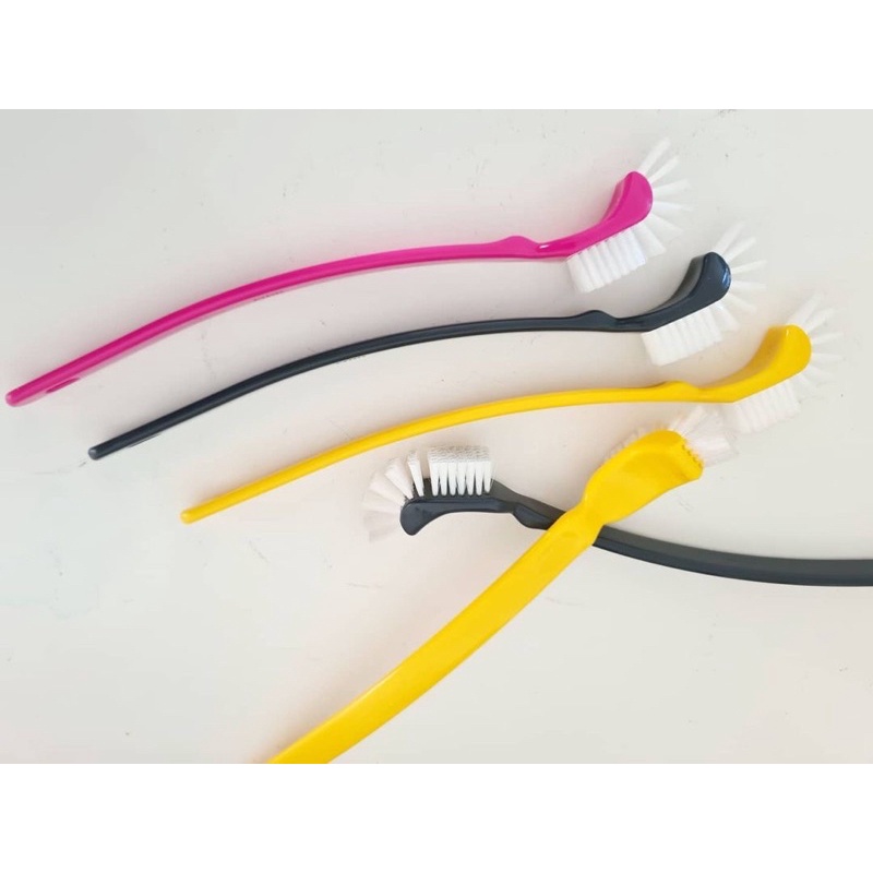 

NEW - TUPPER BRUSH