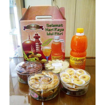 

Paket Kue Lebaran Monasari Parcel isi 4 toples&1 syrup+ packing bubble