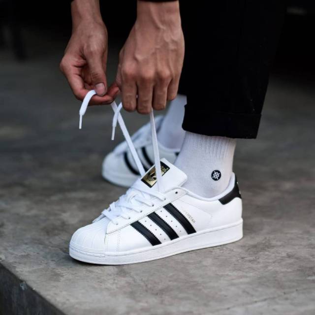 Adidas superstar foundation white black