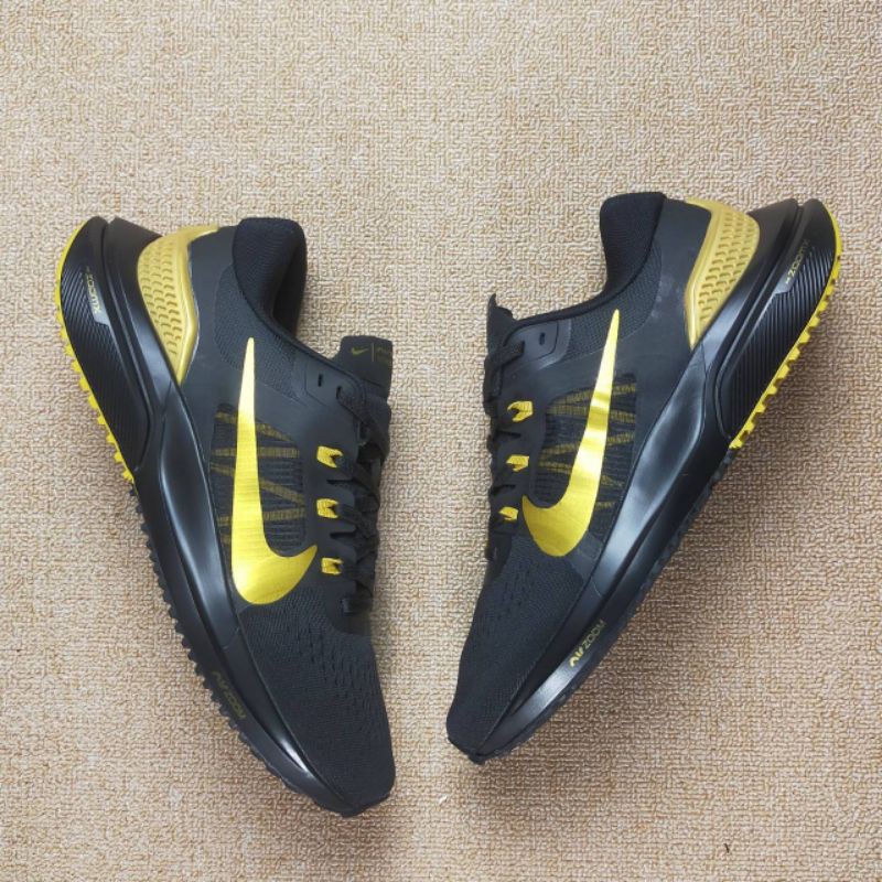 Sepatu Sneakers Pria Nike Zoom Vomero 15 " Black Gold "