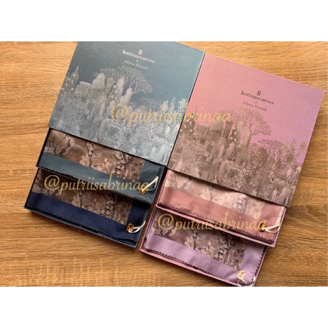 Buttonscarves New york reborn Collector