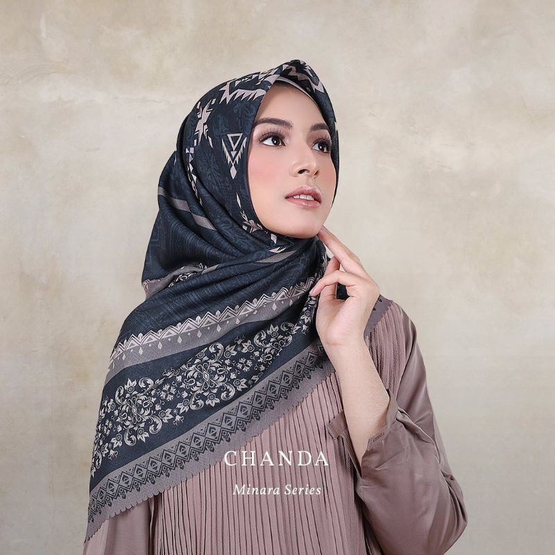 DISKON HIJAB SEGIEMPAT VOAL LASERCUT MOTIF minara black