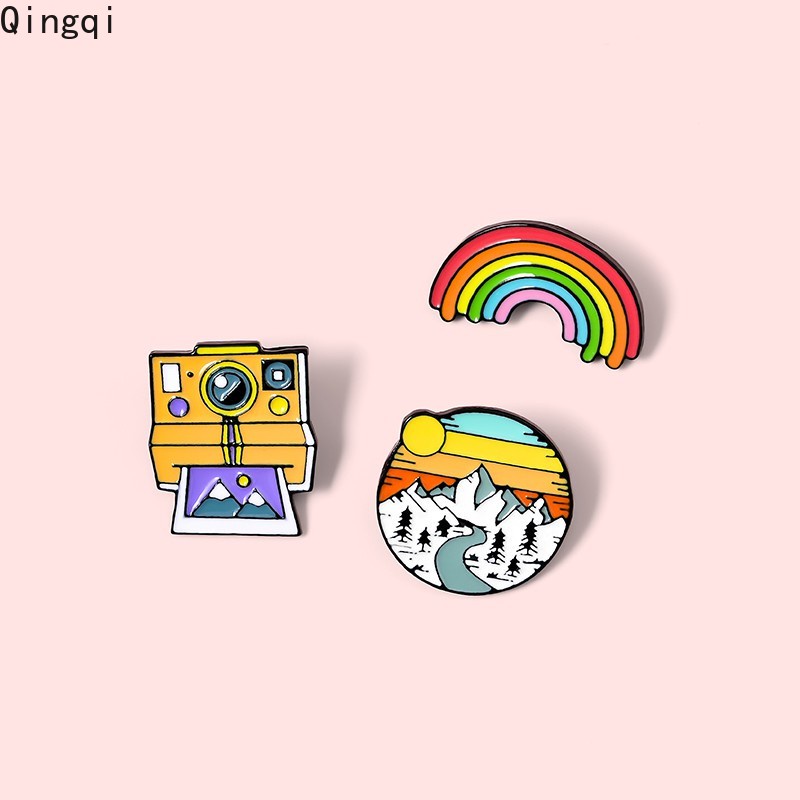 Bros Pin Enamel Desain Kartun Kamera / Pelangi / Matahari Terbenam / Gunung Gaya Retro