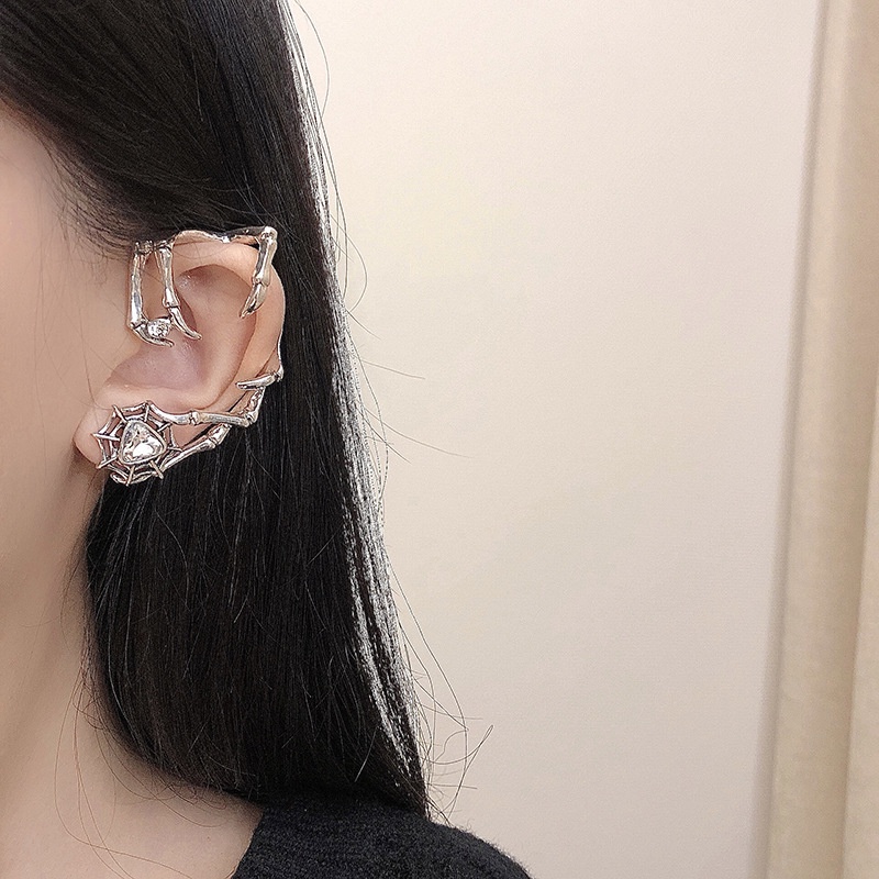 Anting Tusuk Model Retro Punk Bahan Metal Dengan Batu Zircon Untuk Wanita