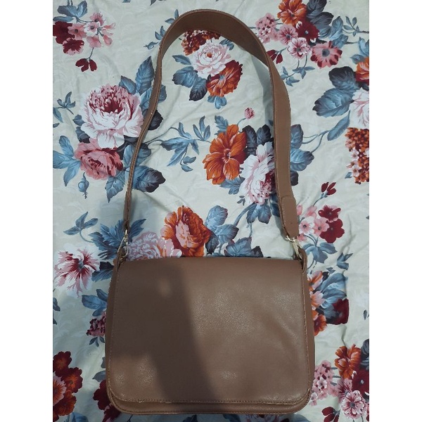 sophie patrice basic sling bag taupe ( Berry Benka)
