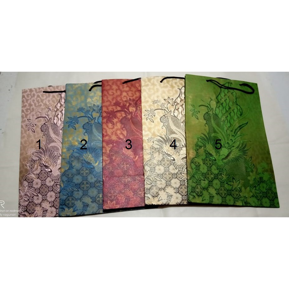 

Paper Bag Batik Sarung Mas Size S