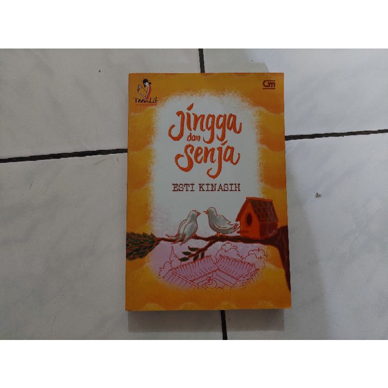 Preloved Novel Jingga dan Senja by Esti Kinasih