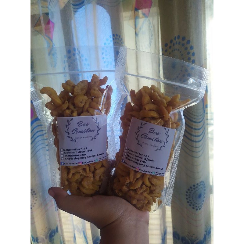 

cemilaan snack makaroni usus