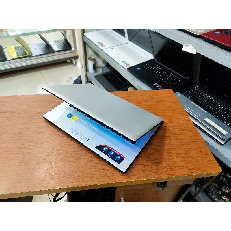 Laptop Lenovo Ideapad 300 RAM 4GB SSD 128GB Laptop siap pakai sudah lengkap program