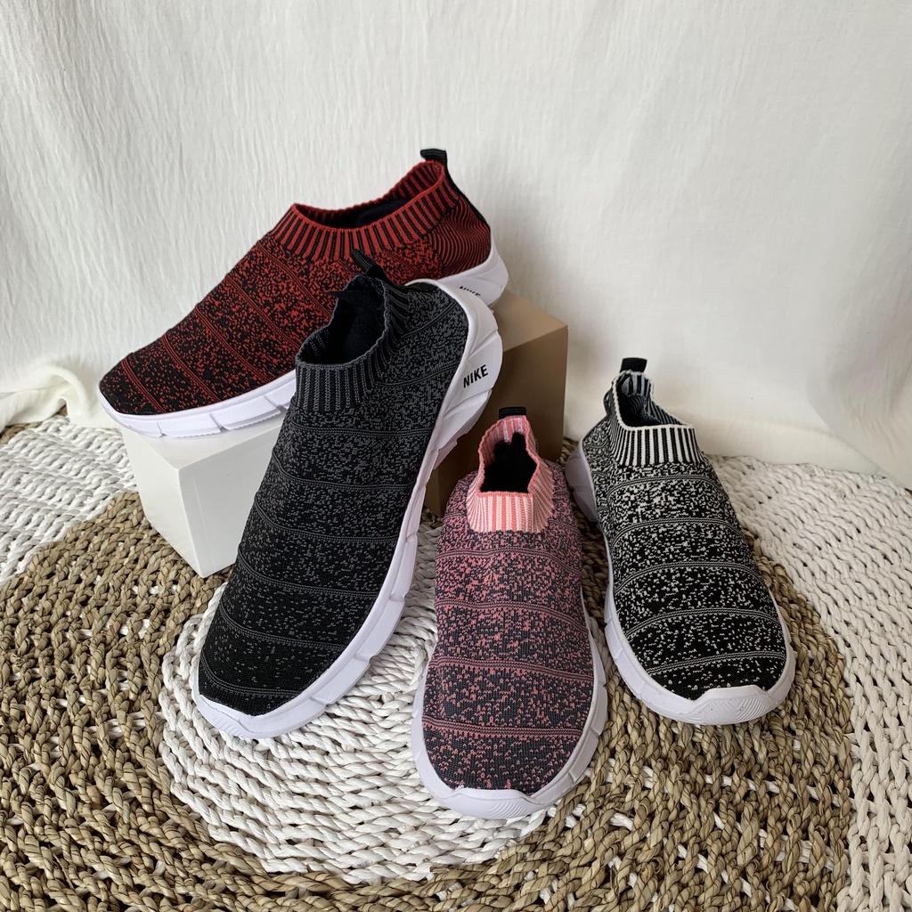 sepatu RAJUT KAOS KAKI 4 jogging wanita cewek lentur termurah sepatu sport terlaris terbaru olahraga Women Shoes Sepatu Wanita Kerja Sepatu Wanita Sneaker Running Fashion Shoes Bahan Rajut   Sepatu Sneakers Pria Wanita Sepatu Olahraga Running Jogging - Fa