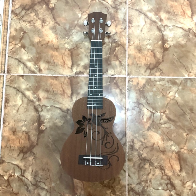 Gutar Ukulele senar 4