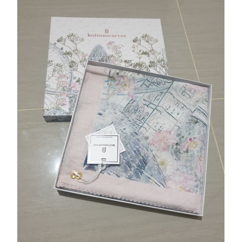 New buttonscarves british white