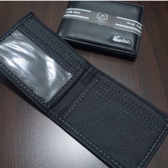 dompet lipat pria bahan kulit sintetis lokal ferari logo besi bagian dalam menggunakan nilon D600 murah meriah grosiran tersedia