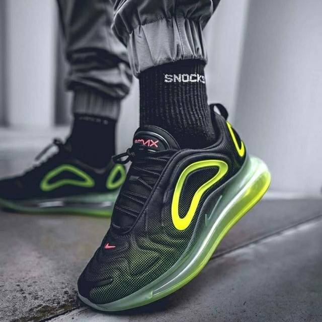 Sepatu Sneakers Running Pria Nike AIR MAX 720 BNIB