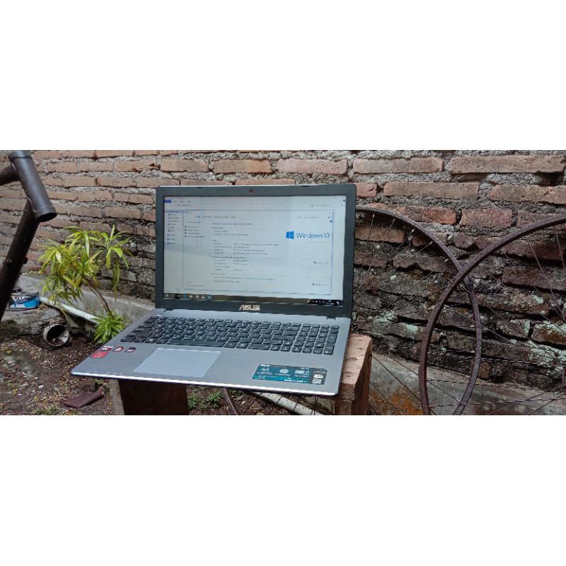 Laptop Asus X550Z AMD A10-7400p SSD 256 gb Sandisk X300s