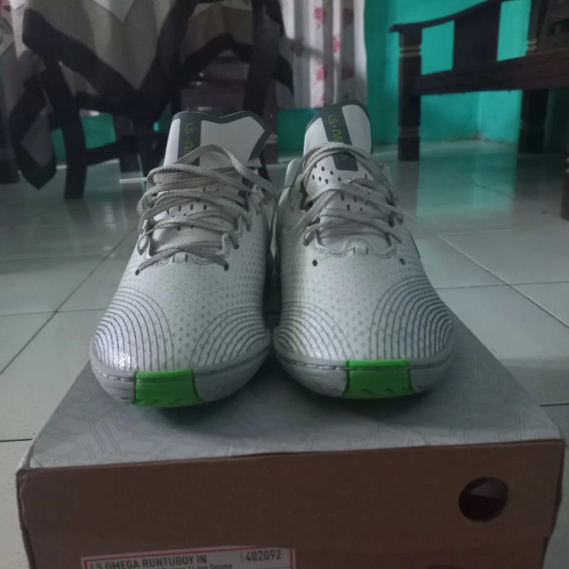 Sepatu Futsal Specs Ls Omega Runtuboy Second Size 41