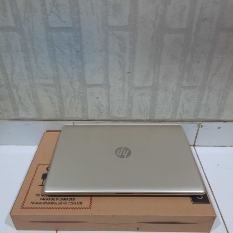 Laptop Hp 15 - bw071AX Amd A12-9720P Ram 8GB Amd Radeon R7 Graphics+Amd Radeon M340 Layar 15inch