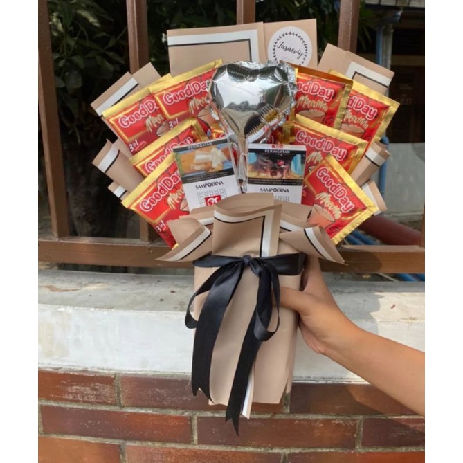 

BUCKET SNACK / SNACK BUCKET / BOUQET SNACK / SNACK BOUQET / KADO ULANG TAHUN / KADO ANNIVERSARRY / BUKET WISUDA