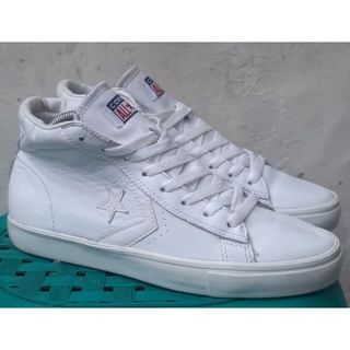 white converse mid