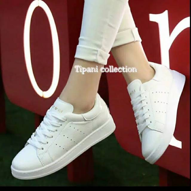Model sepatu terbaru pria wanita kets putih keren S241 Olahraga sepatu keren sepatu modis