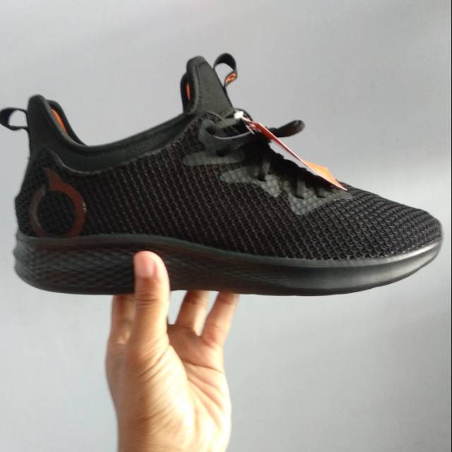 SEPATU RUNNING ORTUSEIGHT PHYTON HITAM BLACK