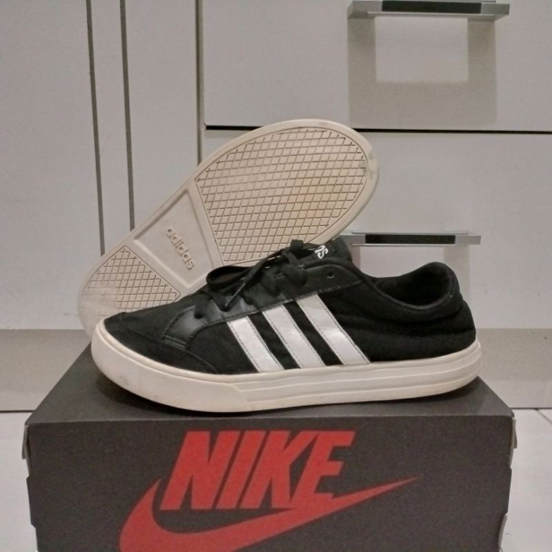 sepatu Adidas 42