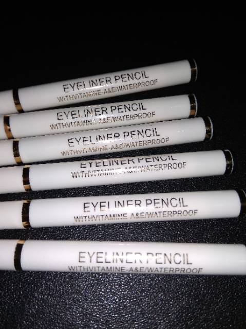 Eyeliner pensil with vit E dan A waterproof