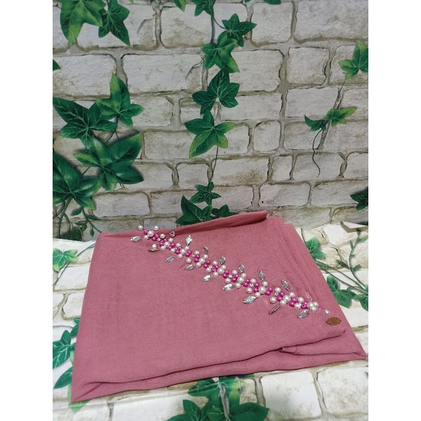 SEGIEMPAT PAYET BANDO BELLA/HIJAB BANDO MUTIARA/KERUDUNG PAYET BELLA SQUERE-Dusty pink
