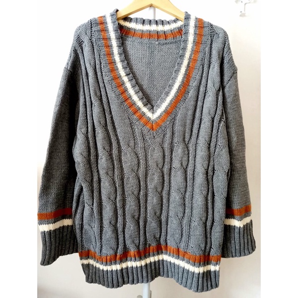 SWEATER RAJUT ACADEMIA