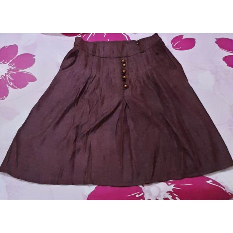 Rok merah maroon