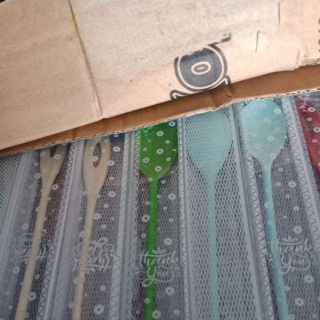 Souvenir Pernikahan Sendok Panjang Kemasan Mika Sendok Jus