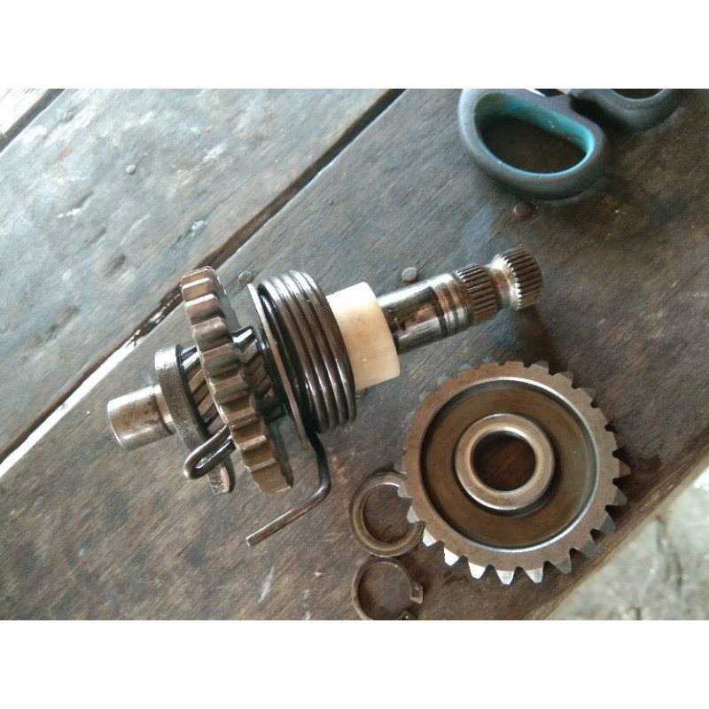 as stater RX king beserta gigi lawan penghantar RX king