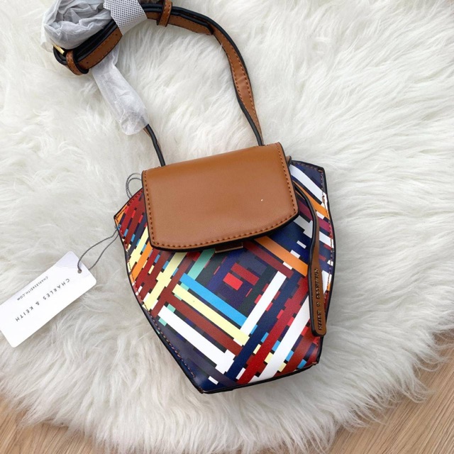 Tas Charles and Keith Geometric Crossbody Bag Original 730 Tas Charles and Keith Geometric Crossbody Bag Original 730