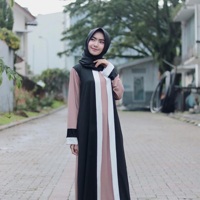 Nude abaya