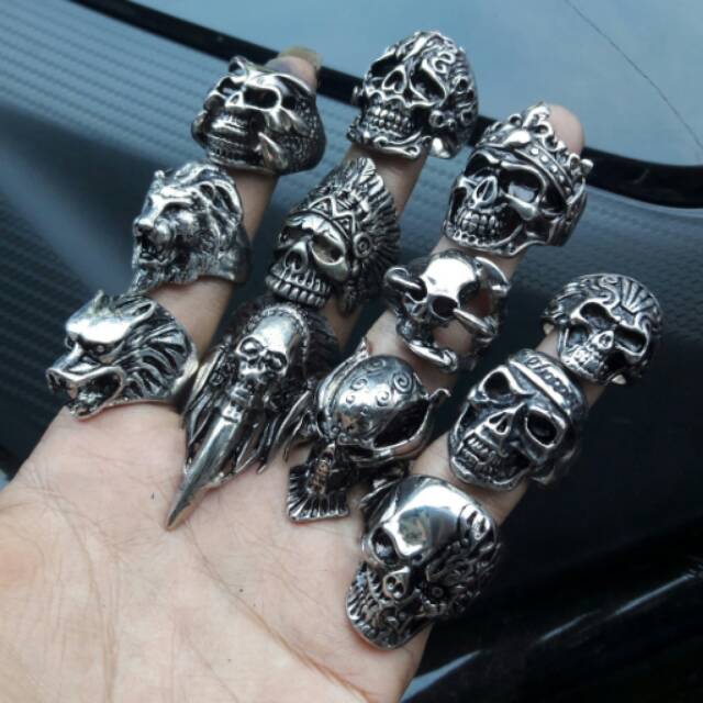 Skull ring keren